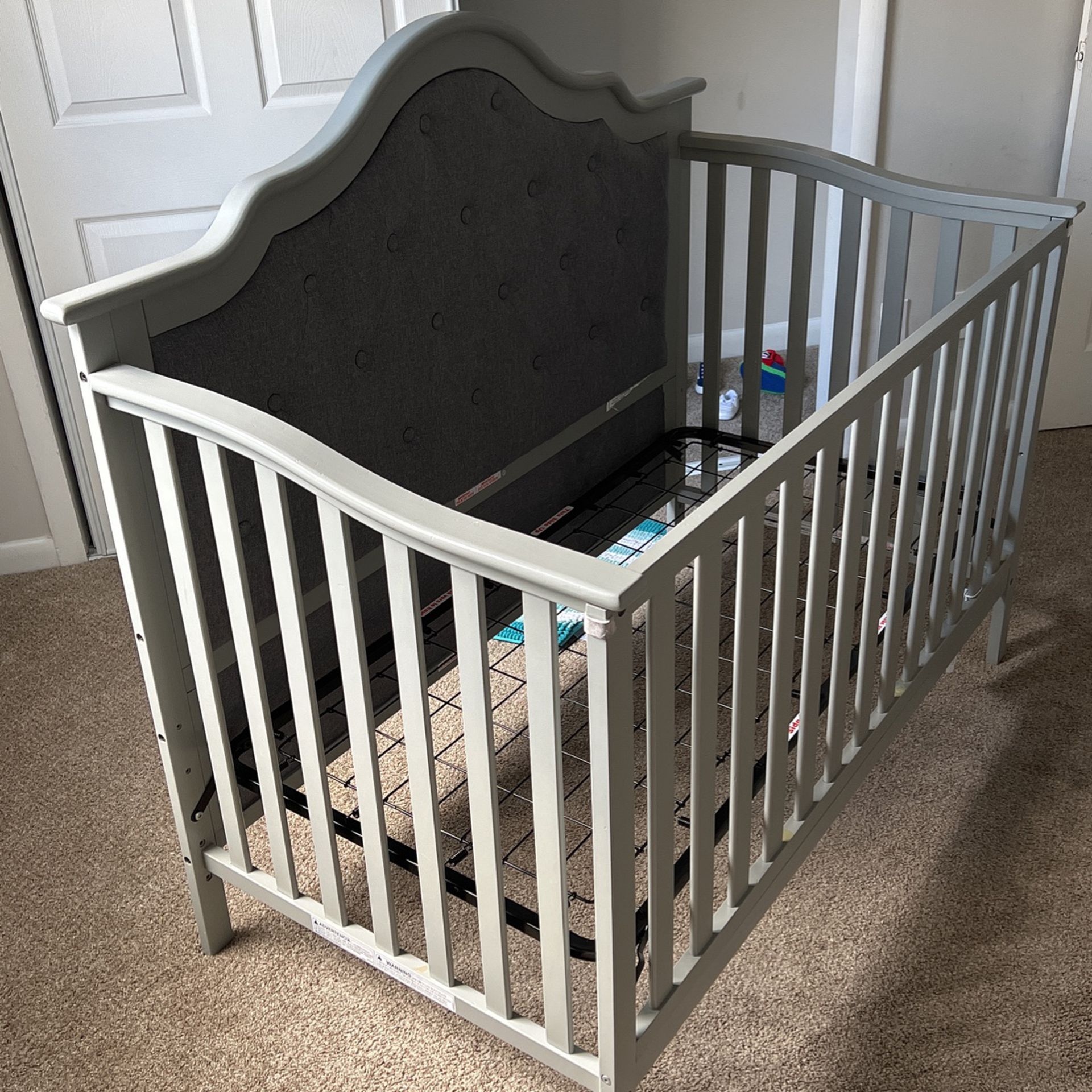 Baby Crib, Baby toys, Car seat NEED GONE! TODAY ONLY