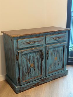 Dresser/ cabinet/ Bar