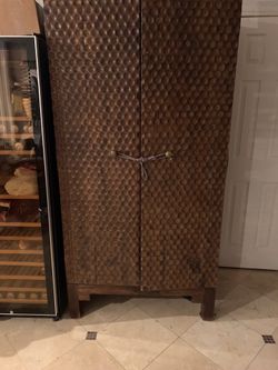 Antic dresser like New paid 1150 original price 3500