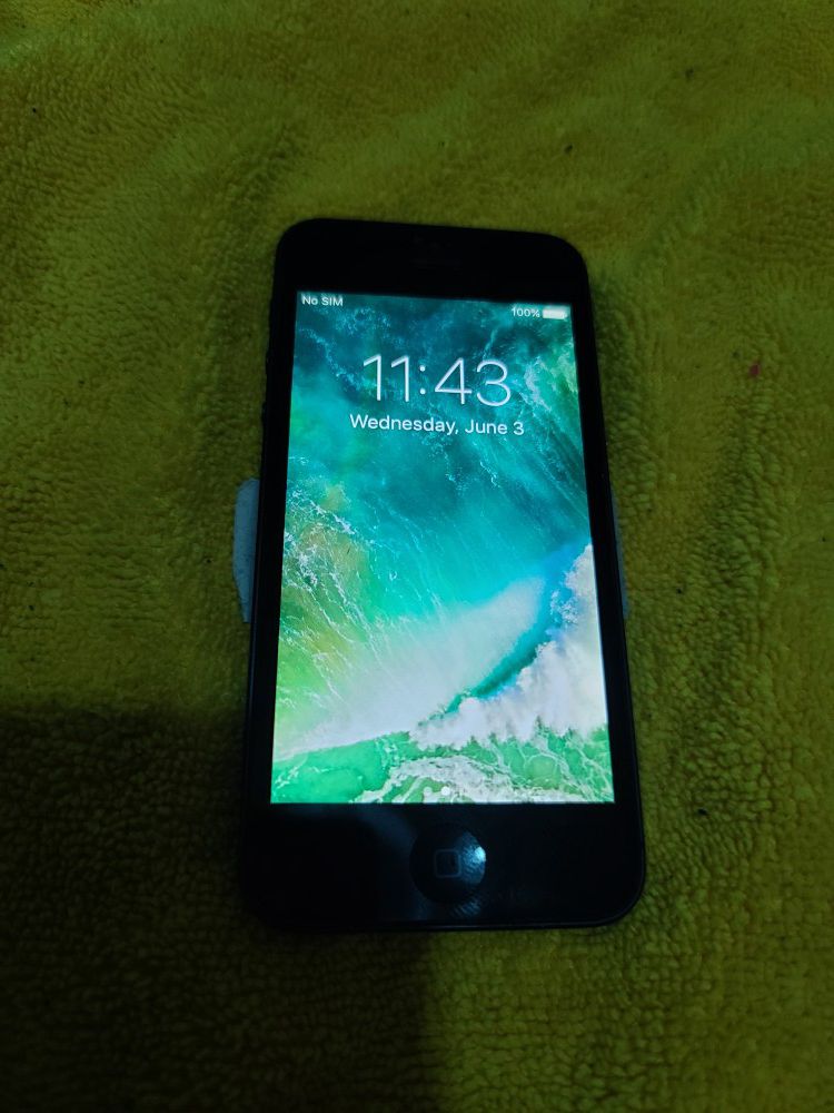 iPhone 5 A1428 GSM 16GB AS-IS PARTS READ DESCRIPTION