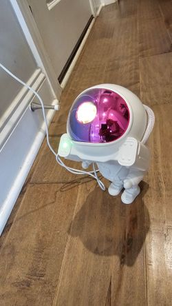 Like New Astronaut Galaxy Star Projector Nightlight – R