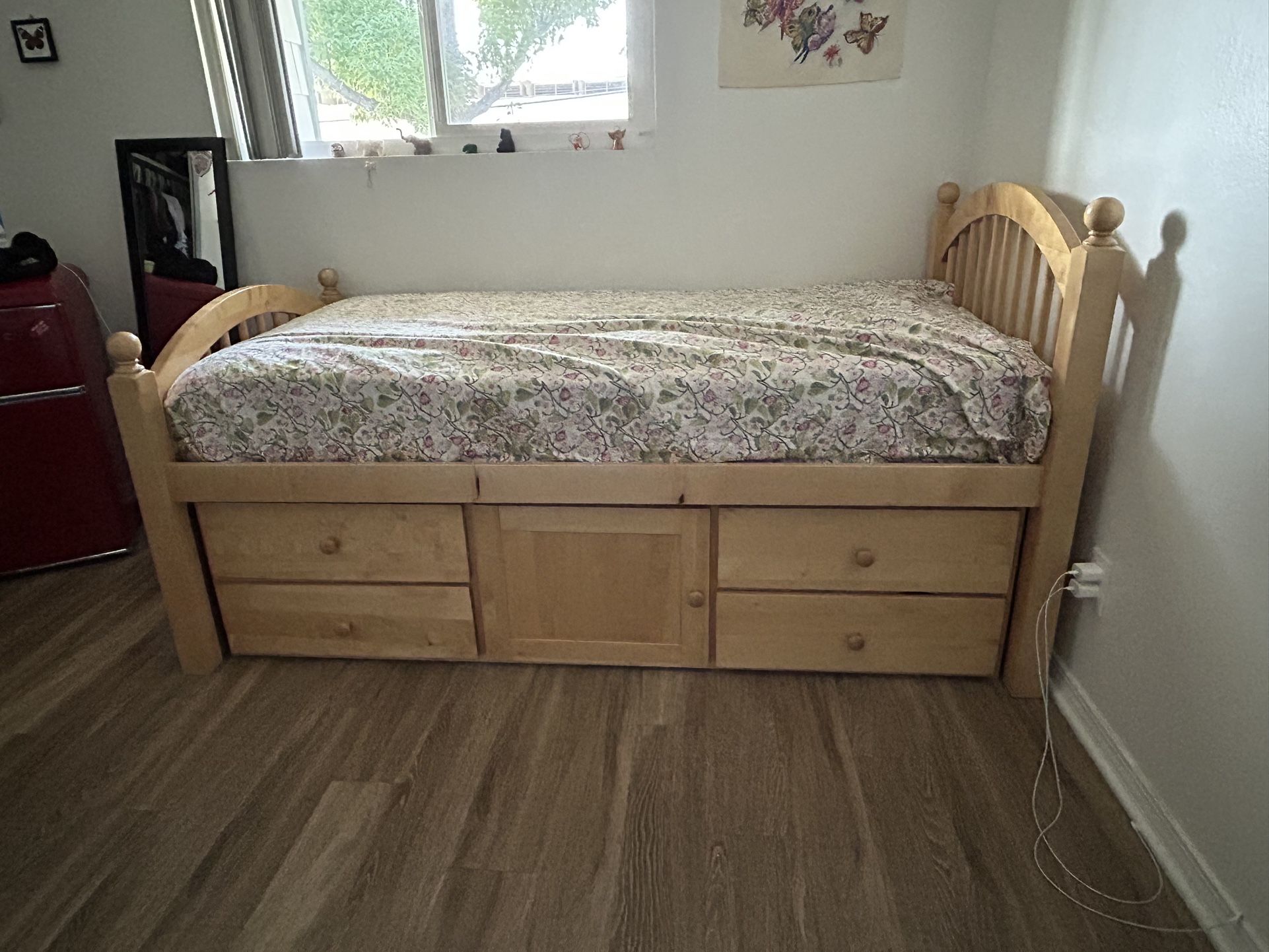 Twin Bed Frame & Mattress