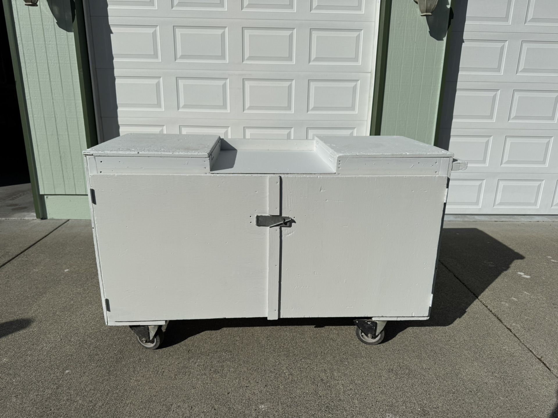 Heavy Duty Construction Site or Shop Cart On Industrial Type Locking Casters