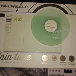 Bluetooth Speaker with rotating turn table  