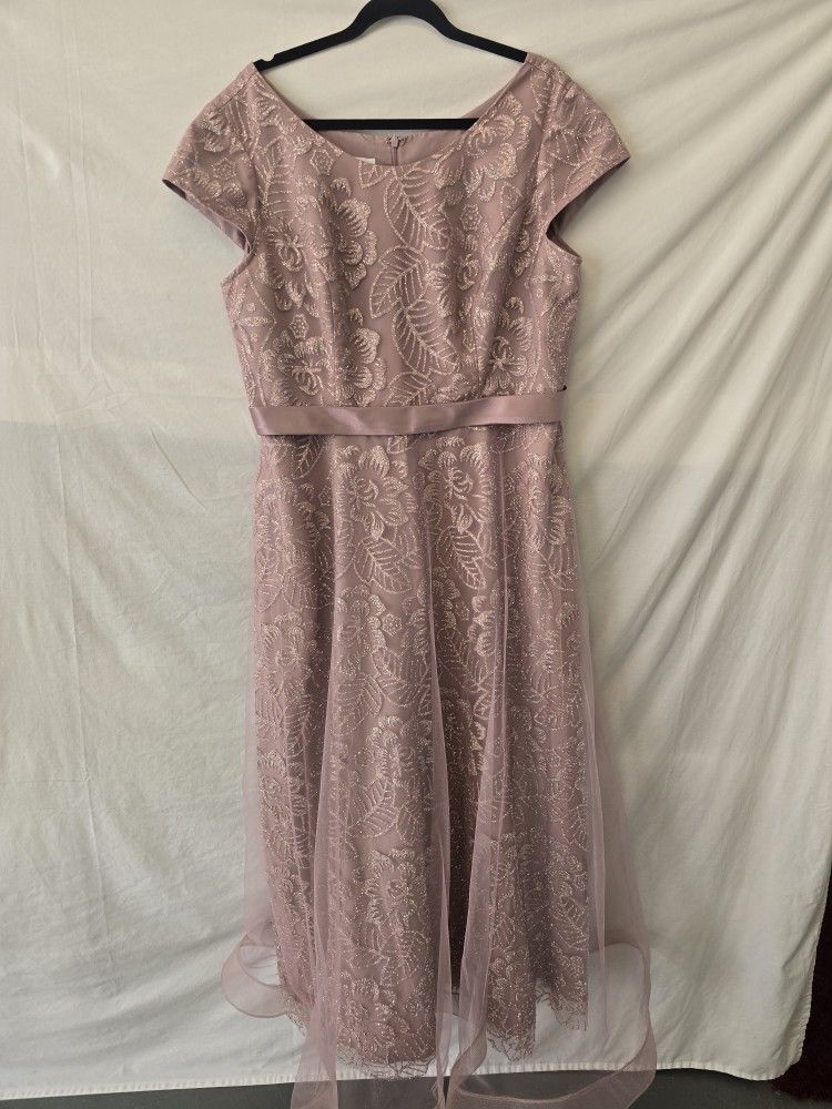 Evening gowns / Wedding Guest dress