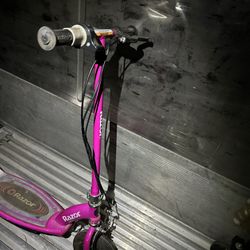 Razor Kids Scooter No Charger Sold As Is