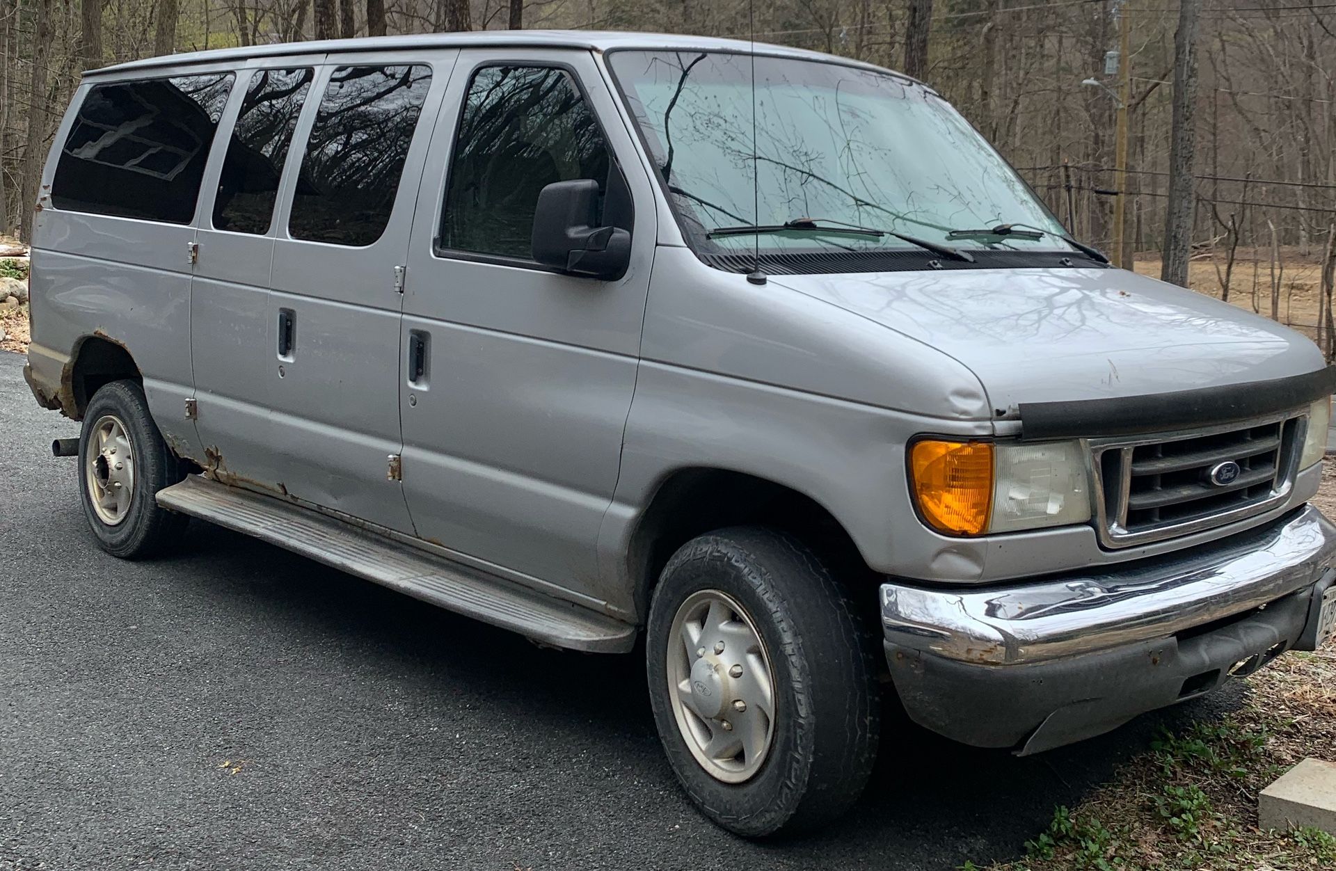 2005 Ford E-350