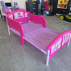 Beautiful Minnie Mouse Toddler Bed** No Mattress**