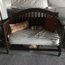 Baby crib 
