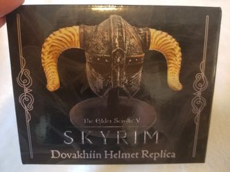 Elder Scrolls V: Skyrim Dovakhiin Helmet Replica Figure (LootCrate)