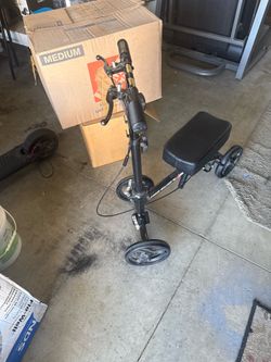 Knee scooter