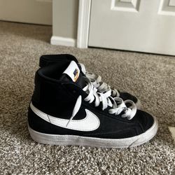 black converse size 5.5