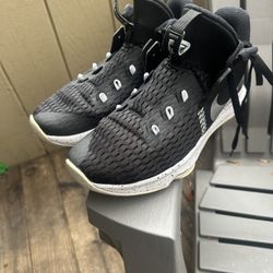 Nike Lebron Witness  “ Black Metallic Silver”  for sale size 11