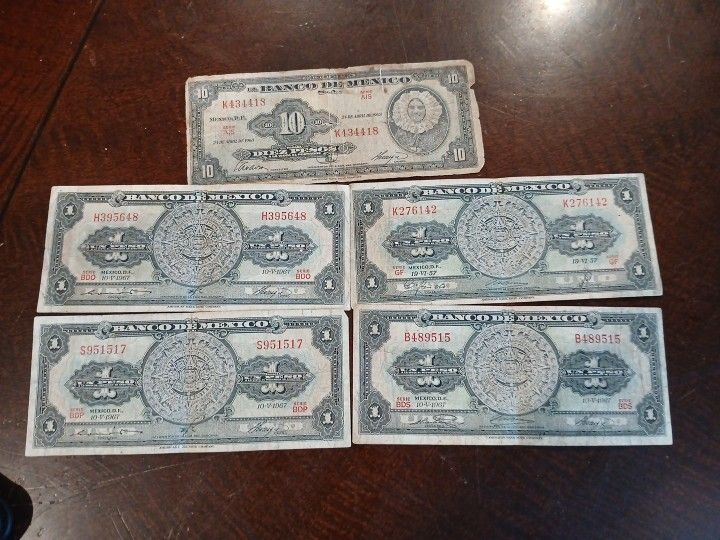 5billetes De Colecion 4 De 1 Peso Y Uno De 10