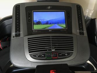 NordicTrack C 1650 Treadmill for Sale in Bothell WA OfferUp