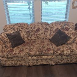 Vintage Floral Couch