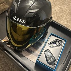 Motorcycle Helmet And Bluetooth 