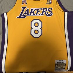 Kobe Bryant 01/02 Finals Jersey 