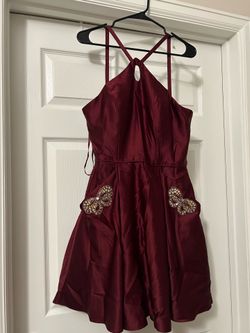Blondie Nites, size 13, small/medium (6/8), burgundy color, two gold bows