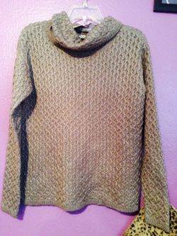 Size S nwt has sparkle (won't shed off)