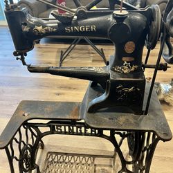 SINGER 29-4 Cobbler Leather Industrial Sewing Machine