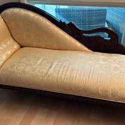 Swan Gold Fainting Couch