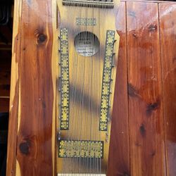 Vintage String Instrument Violin-uke. Like New Condition.Has All Strings. Totally Playable.