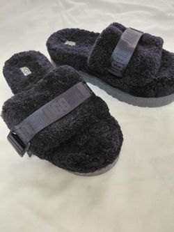 Ugg fluffita size 9 women's platform slipper
