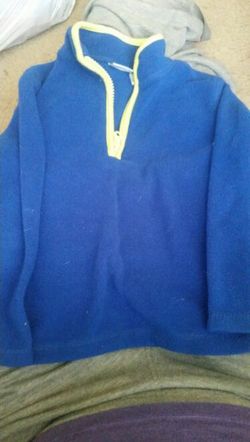Boys size 3 fleece pull over