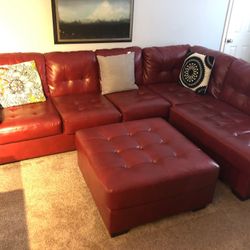 Leather sectional With ottoman in excellent condition