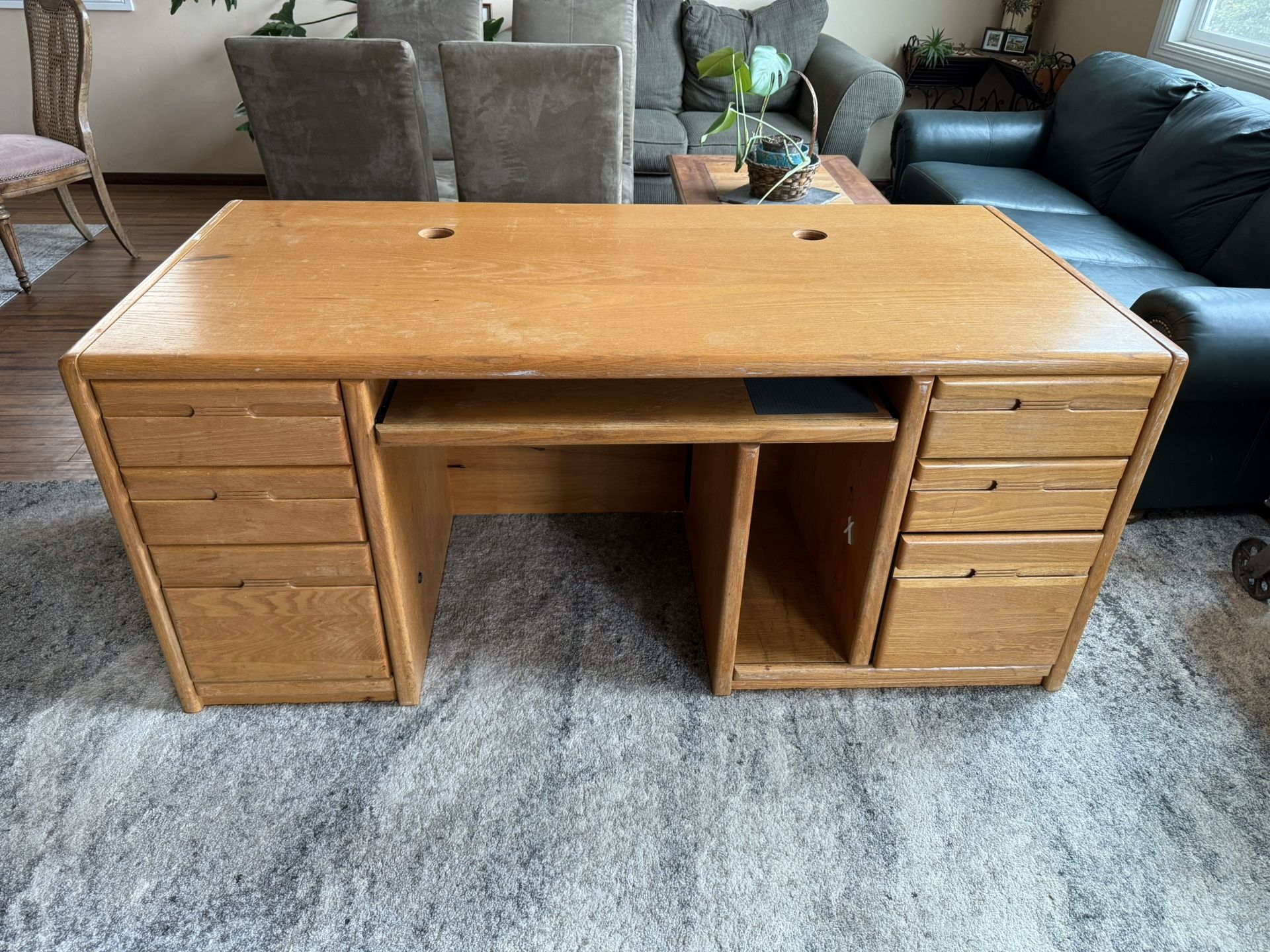 Great Quality Computer Desk