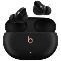Bluetooth Beats Studio Pros + Airpods