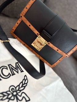 Black purse