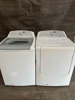 Whirlpool washer and dryer laundry set