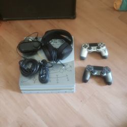 Ps4 Pro God Of War Edition , Headset And Games