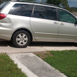 2004 Toyota Sienna