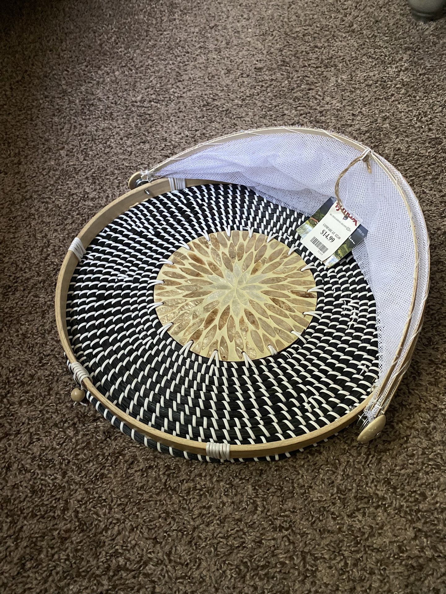 To keep food away from flies