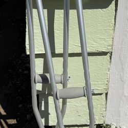 Crutches 