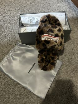 BALENCIAGA slides