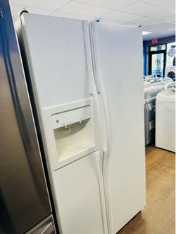 GE side by side refrigerator