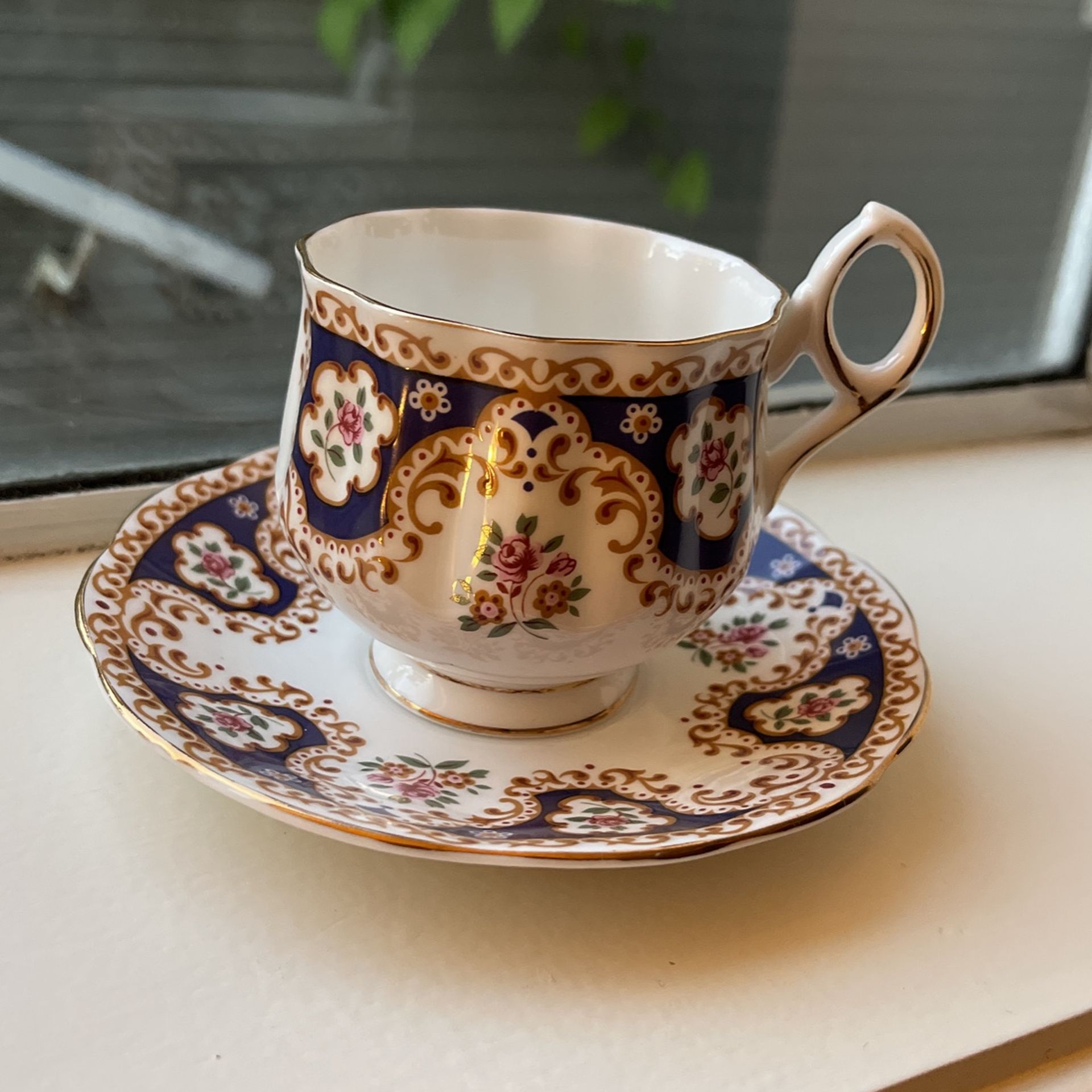 Fine Bone China Teacup and Saucer