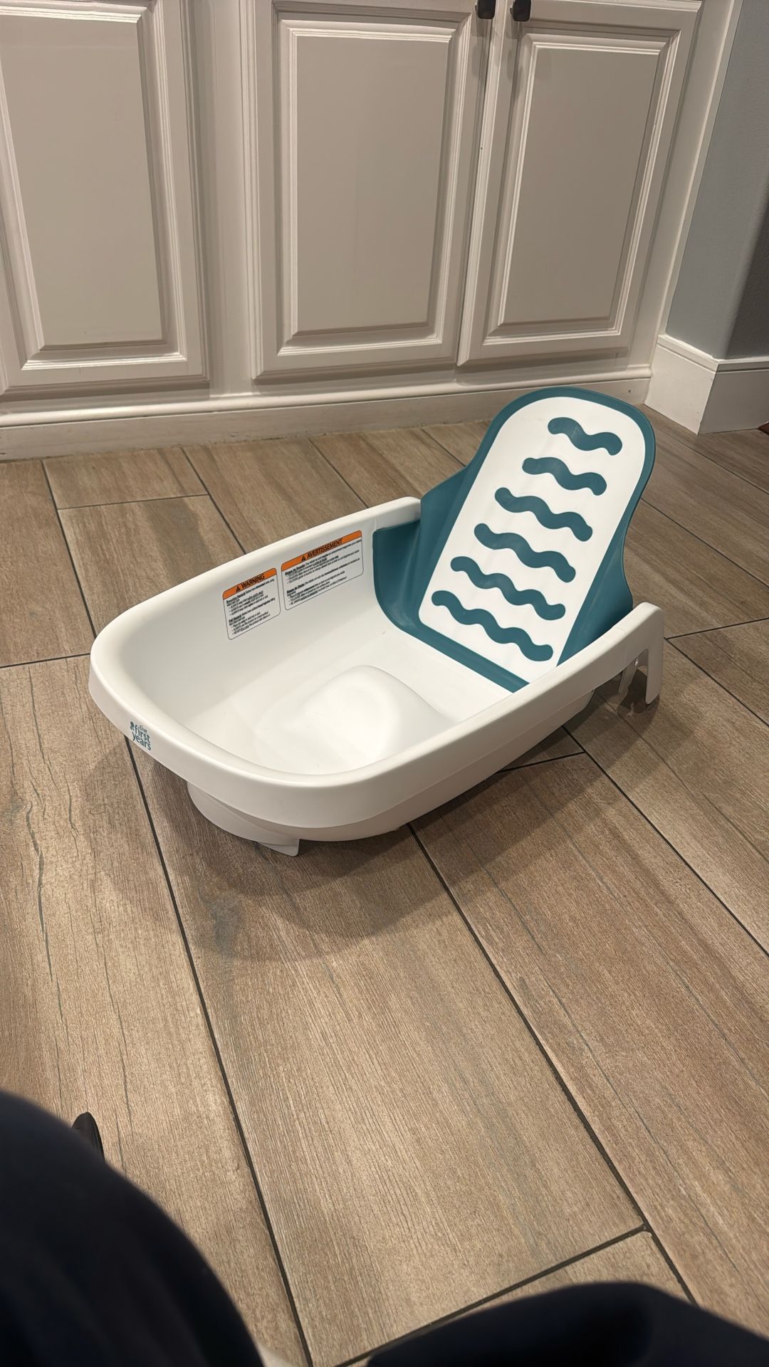 The First Years 4-in-1 Reclining Baby Bathtub