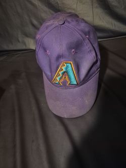 https://offerup.com/redirect/?o=QXouRGlhbW9uZHM= Backs cap baseb