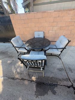 Outdoor Patio Dining Set with 4 Chairs