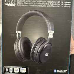 Adesso Xtream P600 Noise-Canceling Wireless Over-Ear Headphones (Black)