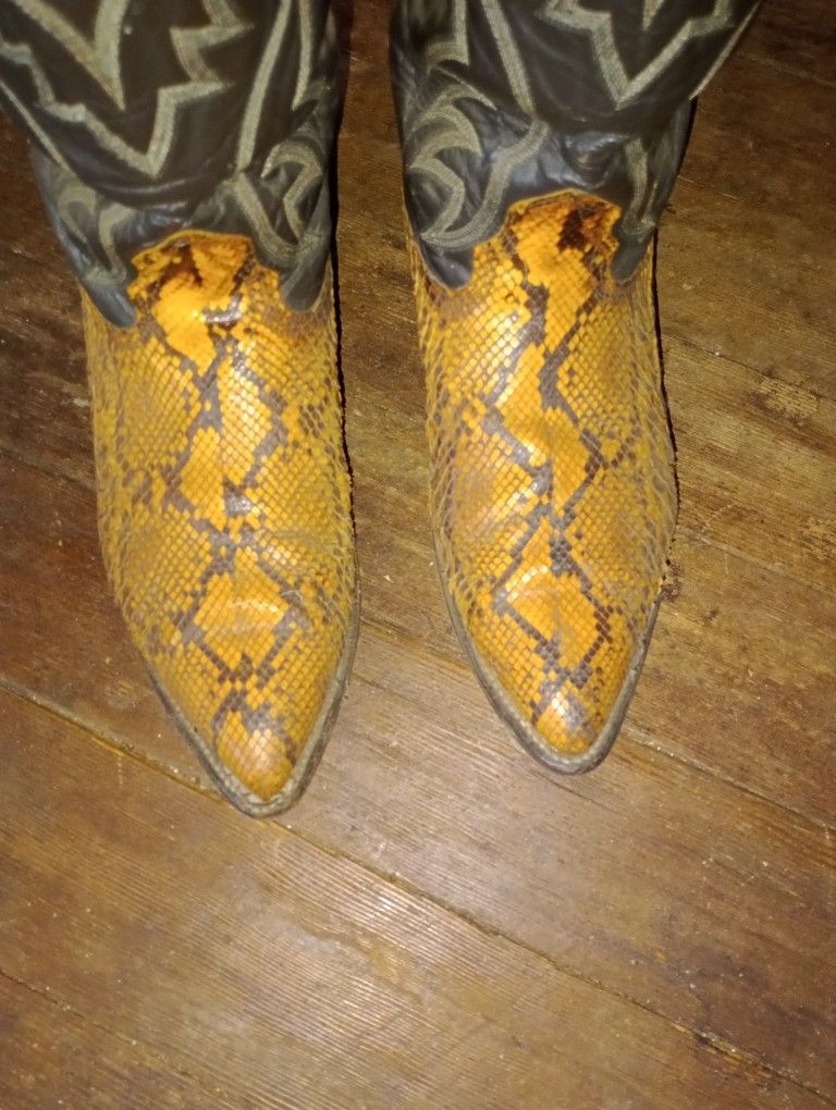 Cowboy Boots Size 9
