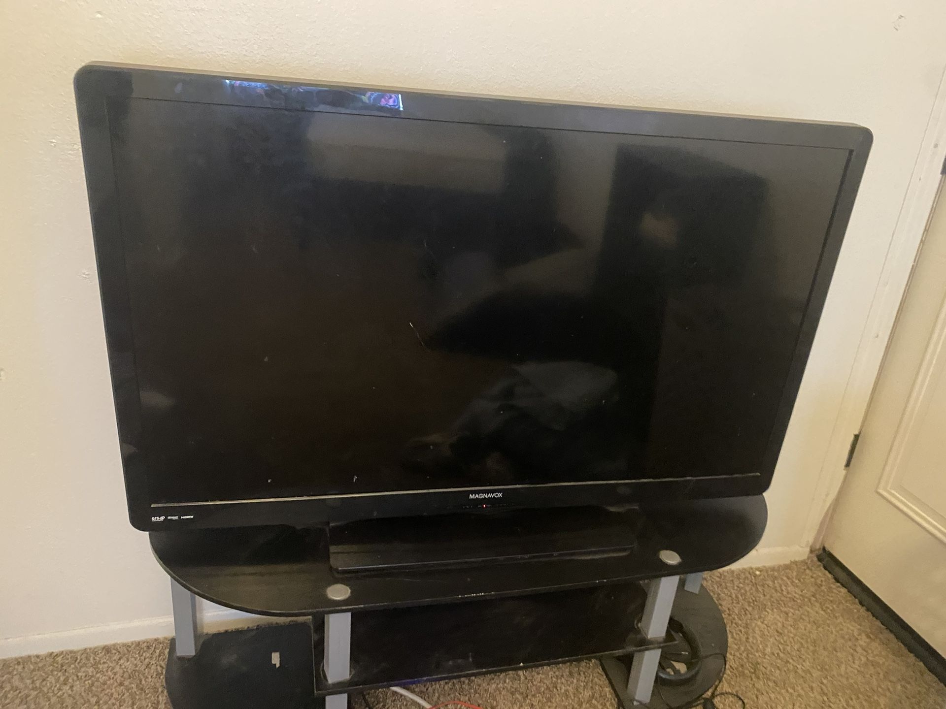 Magnavox TV 50 inch for sale