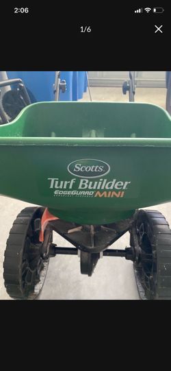 Scott’s Turf Builder Edgeguard Mini push seed weed fertilizer spreader