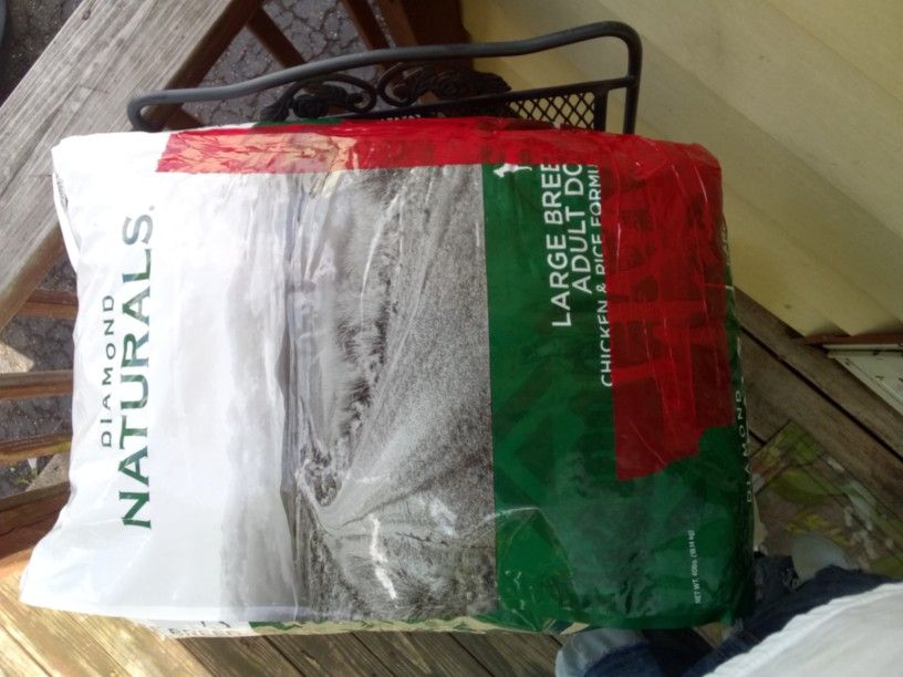 3 40lbs Bags Of Diamond Naturals