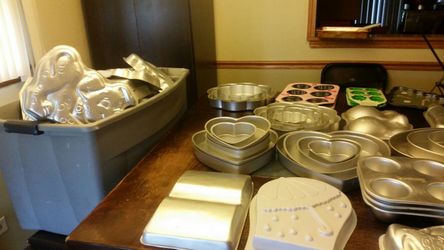 Specialty Cake Pans
